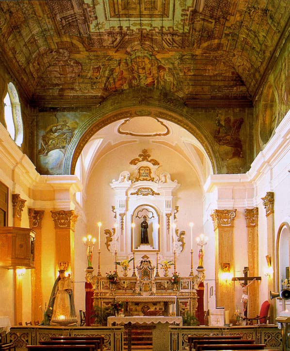 L'interno della Chiesa